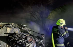 11 пожарникари гасеа пожар во помошен објект на откупен пункт за старо железо во Струмица