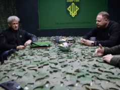 (Фото) Шон Пен ги посети војниците од 3-та оперативна бригада „Спартан“