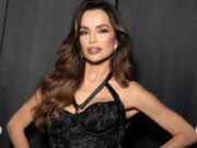 Северина не штеди: Потроши неколку стотици долари за чанта во форма на орев