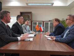 Интеграциите во ЕУ и управувањето со отпад во фокусот на средбата меѓу Хоџа и чешкиот амбасадор