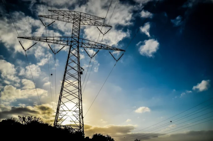 strujadepositphotos_768057446_xl