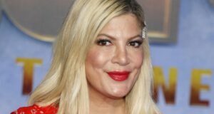 Ме повредуваат постојаните гласини за пластични операции, вели актерката Тори Спелинг