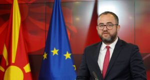 Да се испушта водата од чешмите, апелира Тошковски – водата во Гостивар сѐ уште не е безбедна за пиење
