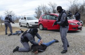 Полициски акции против за низ државата, приведени повеќе лица во Скопје, Радовиш и Охрид