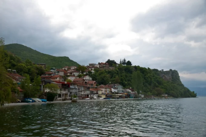trpejca-ohrid-depositphotos_157575194_l