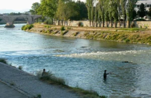 Извлечено тело на жена од Вардар во Скопје, познат иднетитетот