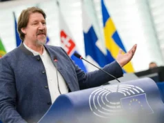 Вајц: Северна Македонија не може да ги предоговори уставните измени