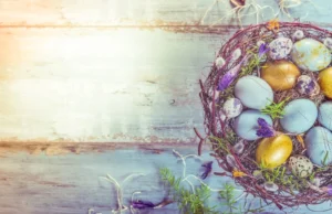 Хит за овој Велигден: на сосема природен начин можете да ги обоите јајцата за да изгледаат како скапоцени камења