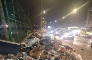 (Фото) ЈП Комунална хигиена-Скопје отстрани диви депонии на „Пластичарска“ и во Чаршија