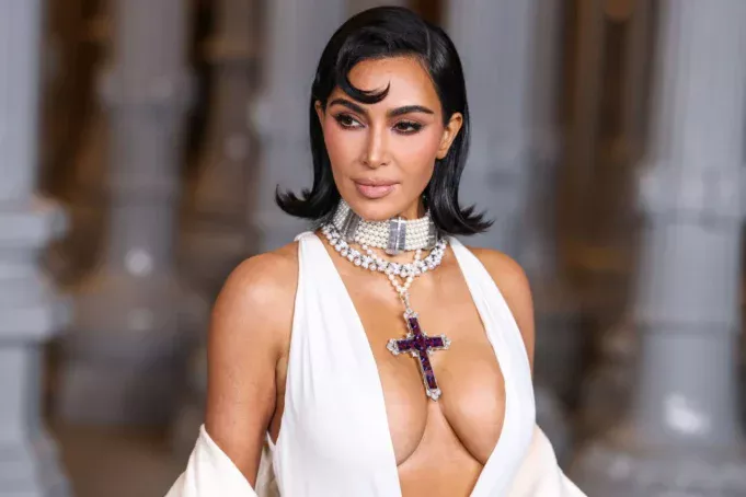 kim-kardashijandepositphotos_760331624_xl