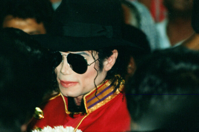 majkl-dzekson-Depositphotos_708761642_L