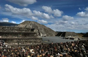 (Видео) Пукање кај пирамидите во Мексико: Напаѓачот уби туристка, а потоа се самоуби