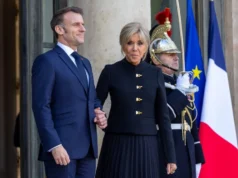 (Видео) Трамп: Макрон сè уште се опоравува од ударот од неговата сопруга, таа се однесува многу лошо кон него