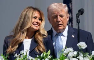 (Видео) Меланија Трамп повторно е најубава: Не е потребно многу за беспрекорен стил