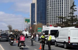 (Видео) Пукање пред израелскиот конзулат во Истанбул: има загинати и повредени