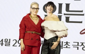 (Фото/Видео) Мерил Стрип и Ен Хатавеј воодушевуваат на секој чекор: Кое модно издание е најдобро?