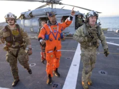 „Какво патување“, се првите зборови на астронаутите по слетувањето на Земјата