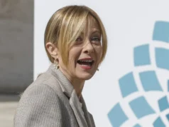 Контроверзен закон во Италија: Бонуси за адвокатите кои ги убедуваат мигрантите да заминат дома