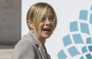 Контроверзен закон во Италија: Бонуси за адвокатите кои ги убедуваат мигрантите да заминат дома