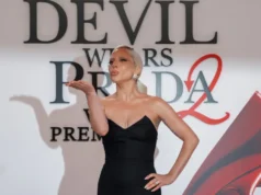 (Видео) „Кралицата на темнината“ изненади: По сите навреди – таа е поубава од кога било