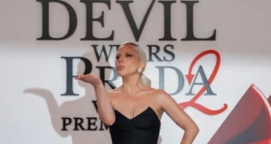 (Видео) „Кралицата на темнината“ изненади: По сите навреди – таа е поубава од кога било