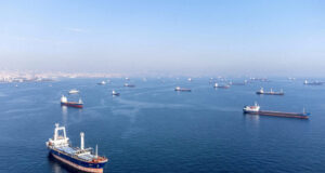 Француски товарен брод помина низ Ормускиот теснец под иранска контрола