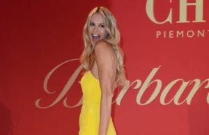 (Фото/Видео) На 63 години позираше во долна облека, разбивајќи ги сите предрасуди: На некои луѓе ова не им се допаѓа