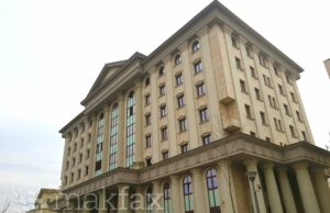 За ситна сум на пари да „заврши работа“ кај судии, долгогодишен судски полицаец од Кривичниот суд заврши во притвор