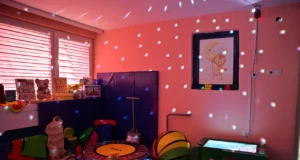 Ѓорѓиевски со сопругата донираше реквизити за сензорна соба во градинката „8 Март“ во општина Кисела Вода