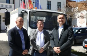 Хоџа: Нова опрема за отпад во Струга и засилени инвестиции во инфраструктурата