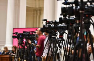 ЗНМ и ССНМ: Политичките партии не смеат јавно да таргетираат новинари и медиуми