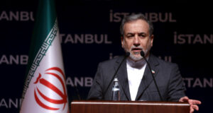 Арагчи во Русија: Американскиот пристап ги урна мировните преговори