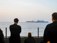 ОН: Сообраќајот низ Ормускиот теснец е речиси запрен