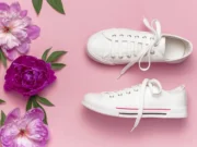 Не ги перете во машина: ова се наједноставните трикови за чистење бели патики