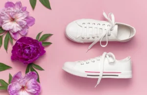 Не ги перете во машина: ова се наједноставните трикови за чистење бели патики