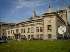 Вујиќ по посетата на Хаг: Младиќ е во критична состојба, бараме итно лекување во Србија