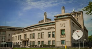 Вујиќ по посетата на Хаг: Младиќ е во критична состојба, бараме итно лекување во Србија