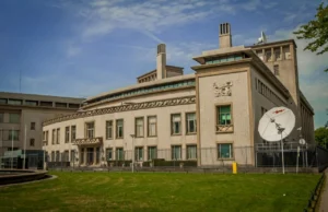 Вујиќ по посетата на Хаг: Младиќ е во критична состојба, бараме итно лекување во Србија