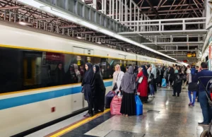 Израелската армија со порака: Драги ирански граѓани, ве молиме не користете возови до 21:00 часот