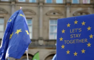 Десет години од Брегзит: повеќе од половина од Британците сакаат да се вратат во ЕУ