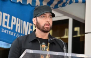 (Фото) Еминем објави фотографија и прослави 18 години трезвеност