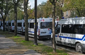 Деветгодишно дете извадено од комбе во кое било заклучено од 2024 година во Франција