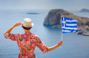 „Индепендент“: Грчките власти ќе ги ослободат британските туристи од новиот систем за влез