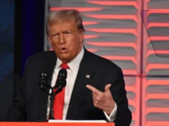 „Иран губи и тоа во голема мера“, објави Трамп по почетокот на мировните преговори