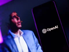 Молотов коктел фрлен врз домот на Сем Алтман, шеф на OpenAI