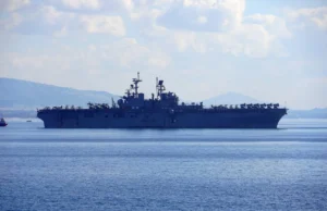 Американската војска потврди дека два нејзини брода го поминале Ормутскиот теснец, почнува расчистувањето мини