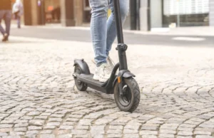 Паднало од електричен тротинет: тешко повредено 12-годишно девојче од Богданци