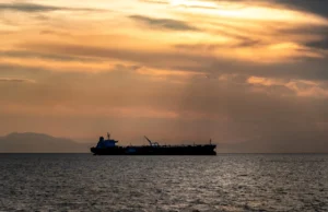 Американската морнарица ја засилува блокадата: 33 бродови вратени