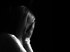 Пријава за малтретирање и закани: тетовец под истрага за насилство врз партнерка и деца