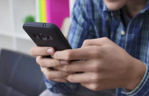 Грција воведува забрана за социјални медиуми за деца под 15 години